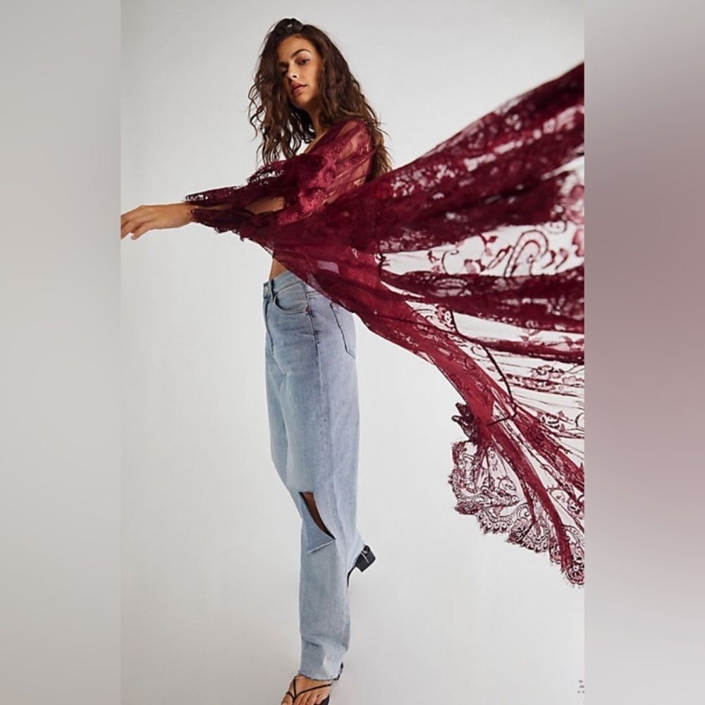 Free People Barbara Tiered Lace Kimono Garnet Muche Et Muchette Onesize